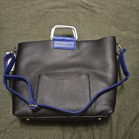 Cirque Du Soleil Black tote bag w/extra straps and makeup bag - Picture 11 of 14